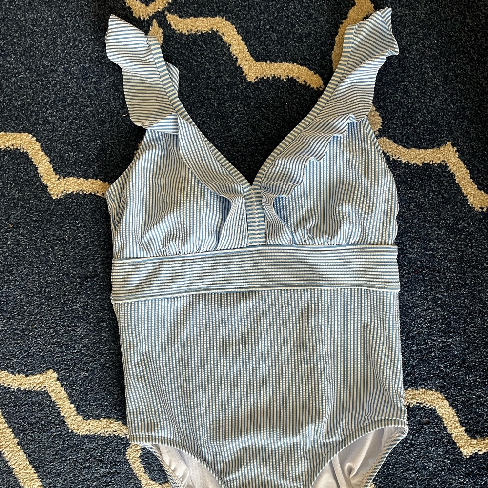 Time and Tru women's blue white seersucker ruffled swimsuit